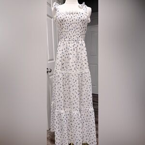 Lulus White & Blue Floral Smocked Maxi Dress – Size L